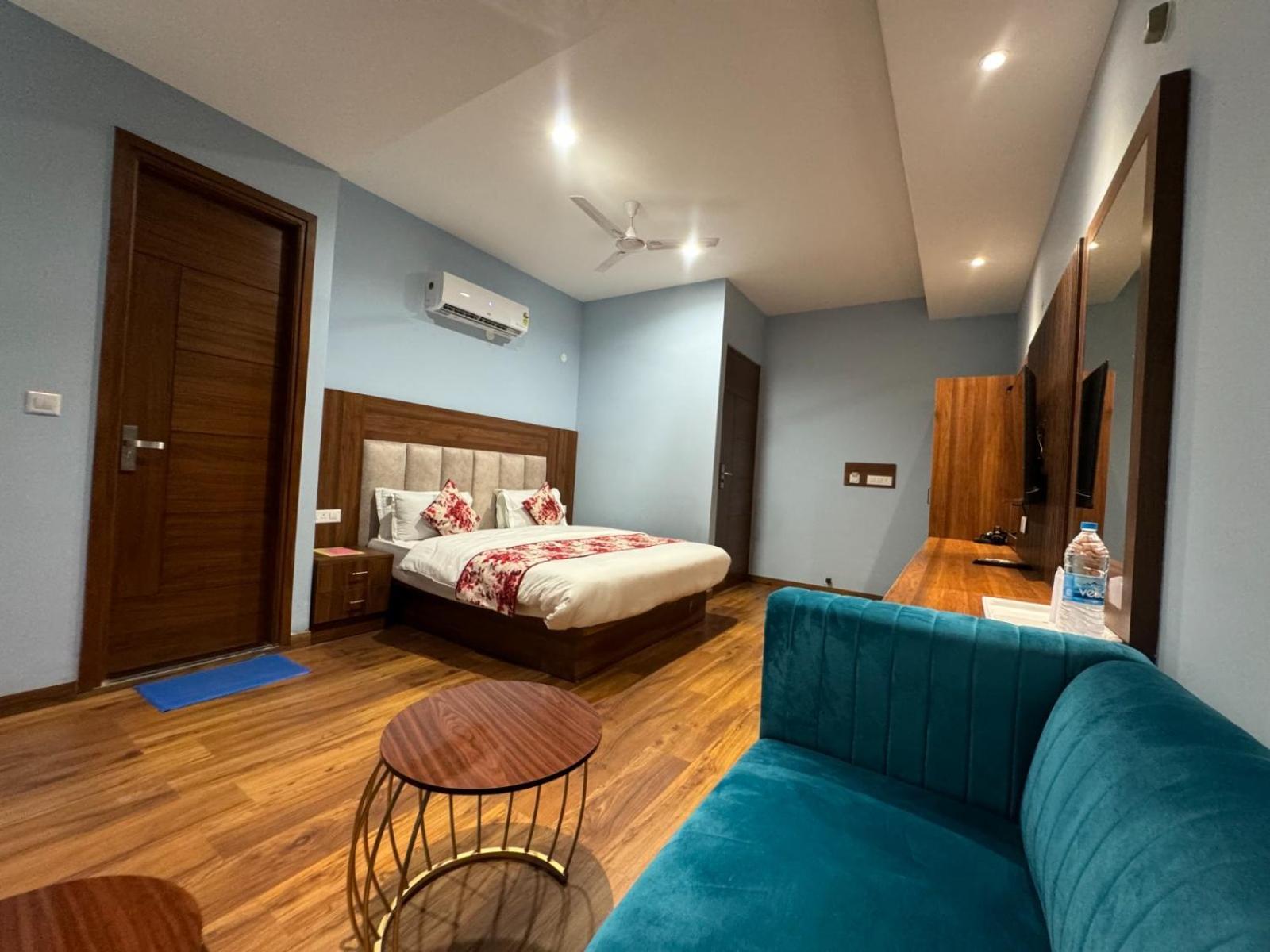 Superior King Room